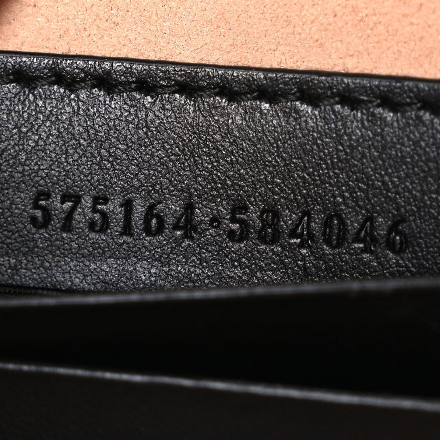 Calfskin Matelasse GG Marmont Round Wrist Wallet Black