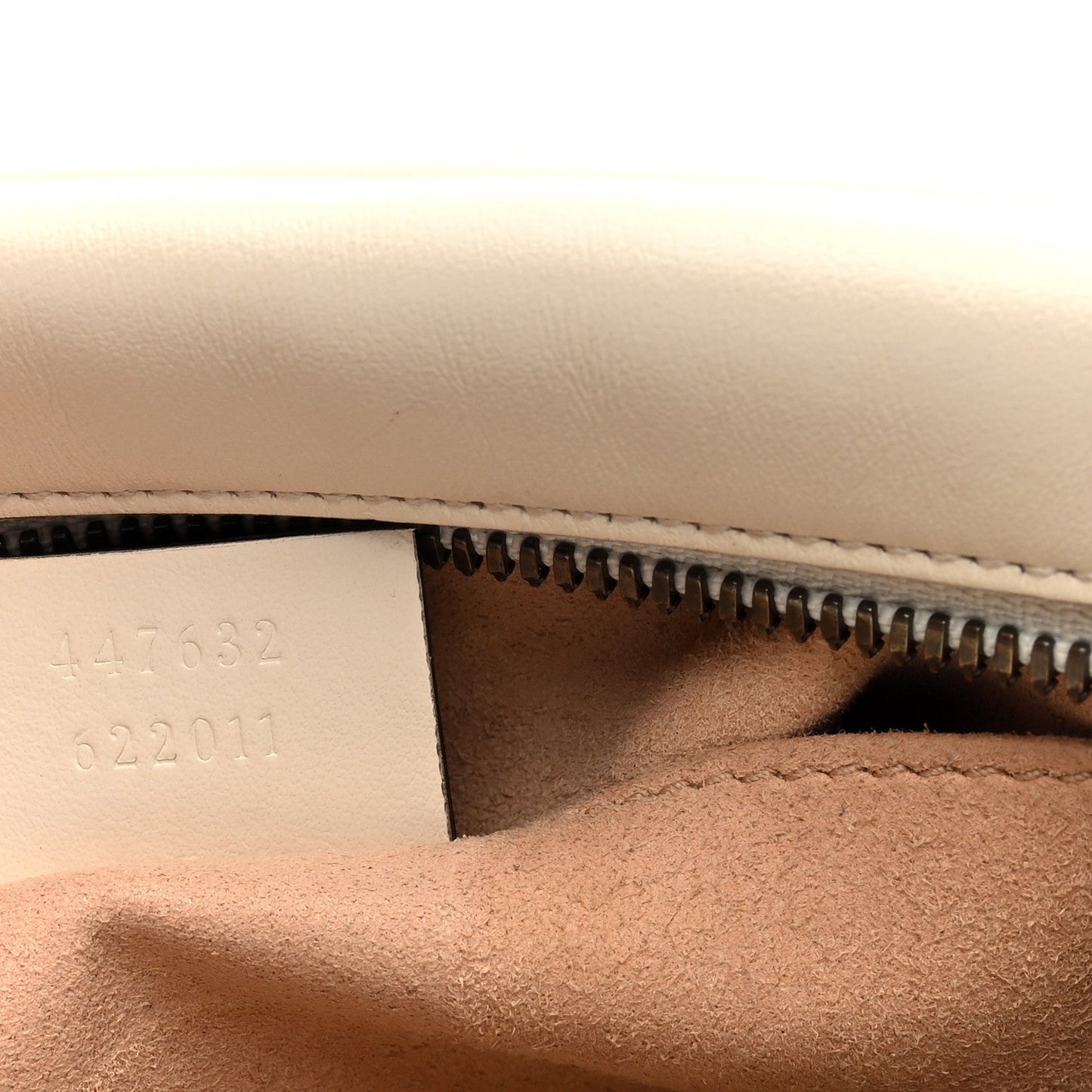Calfskin Matelasse Small GG Marmont Chain Shoulder Bag White