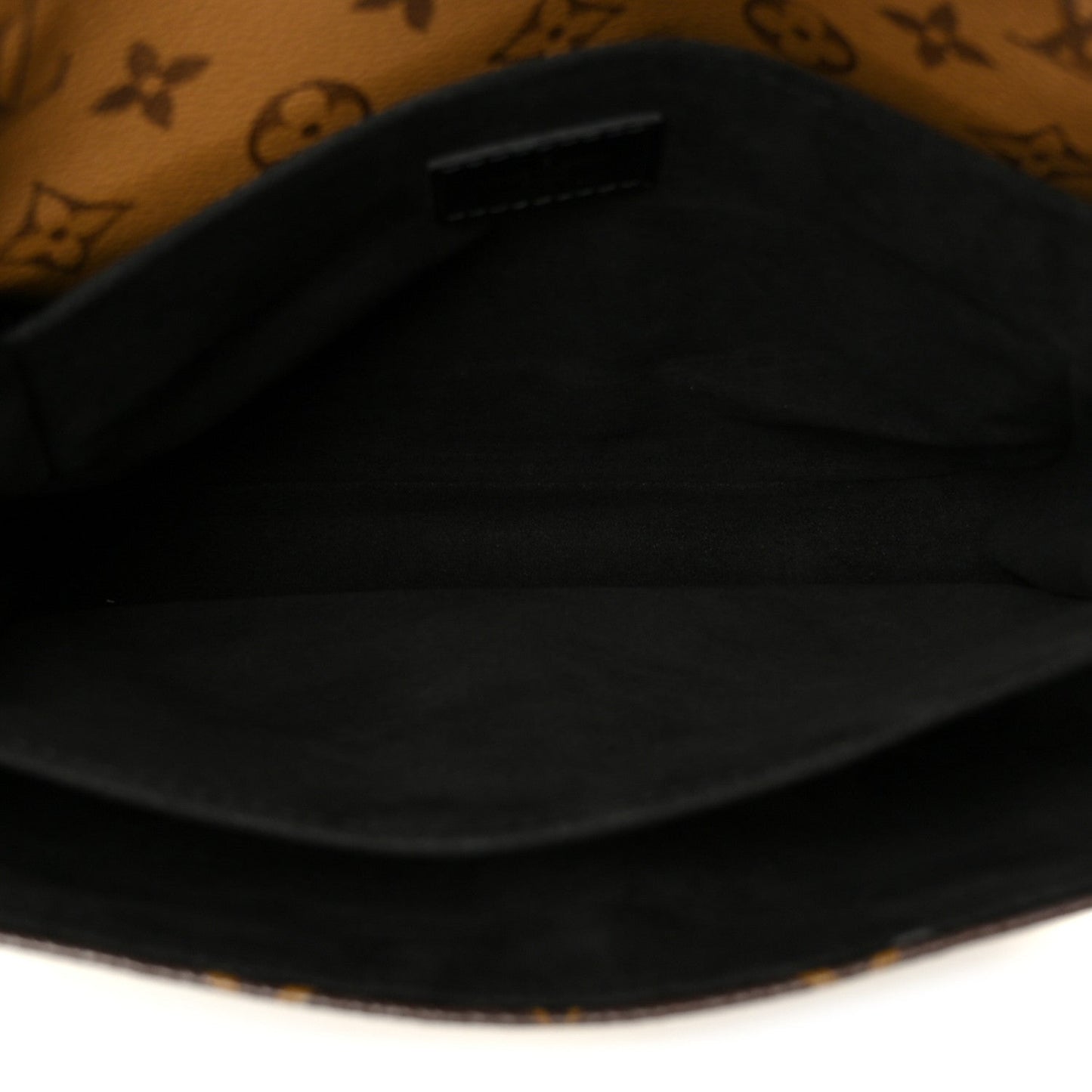 Reverse Monogram Pochette Metis