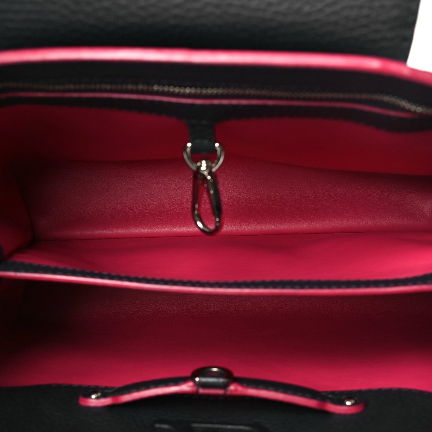 Taurillon Capucines PM Black Fuchsia