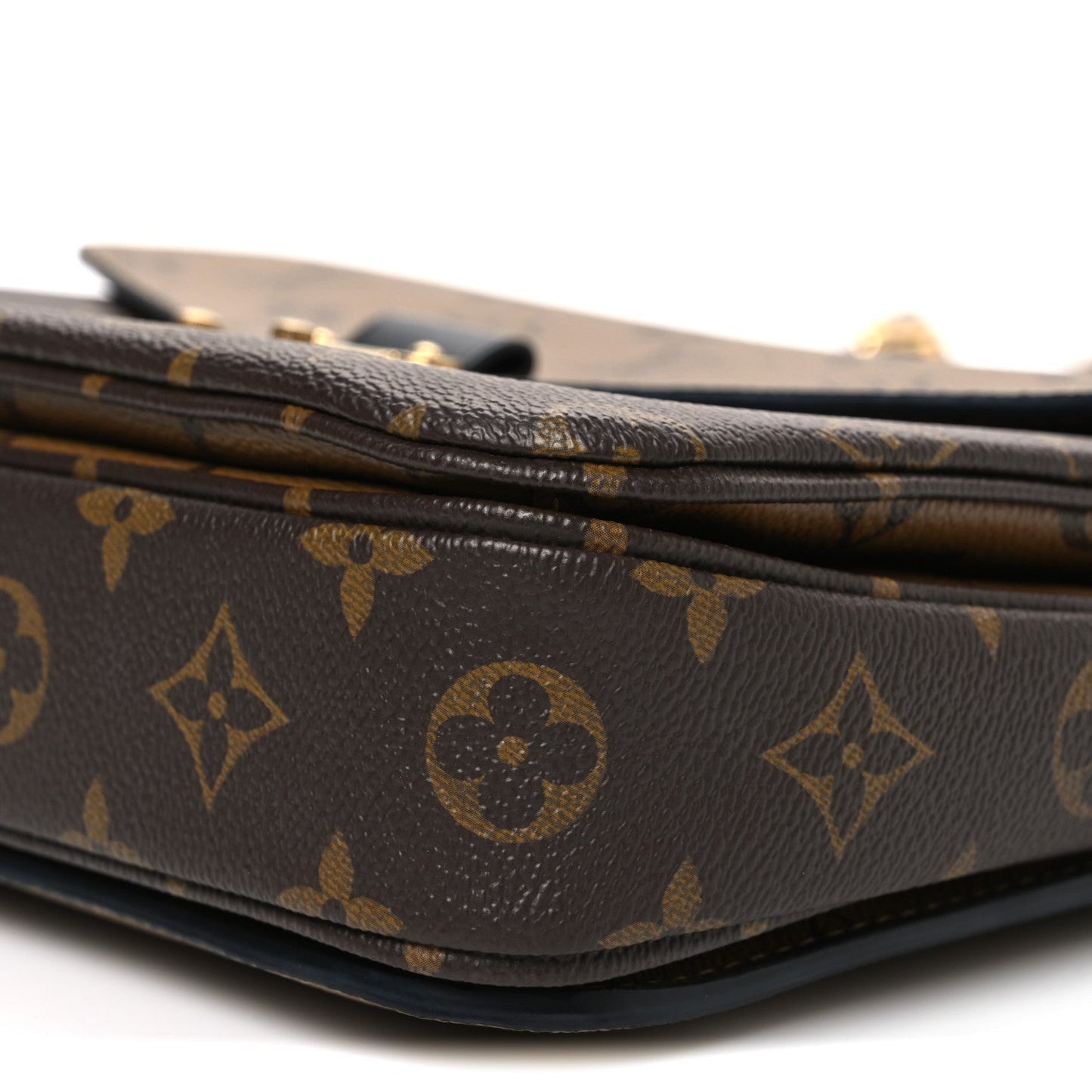 Reverse Monogram Pochette Metis