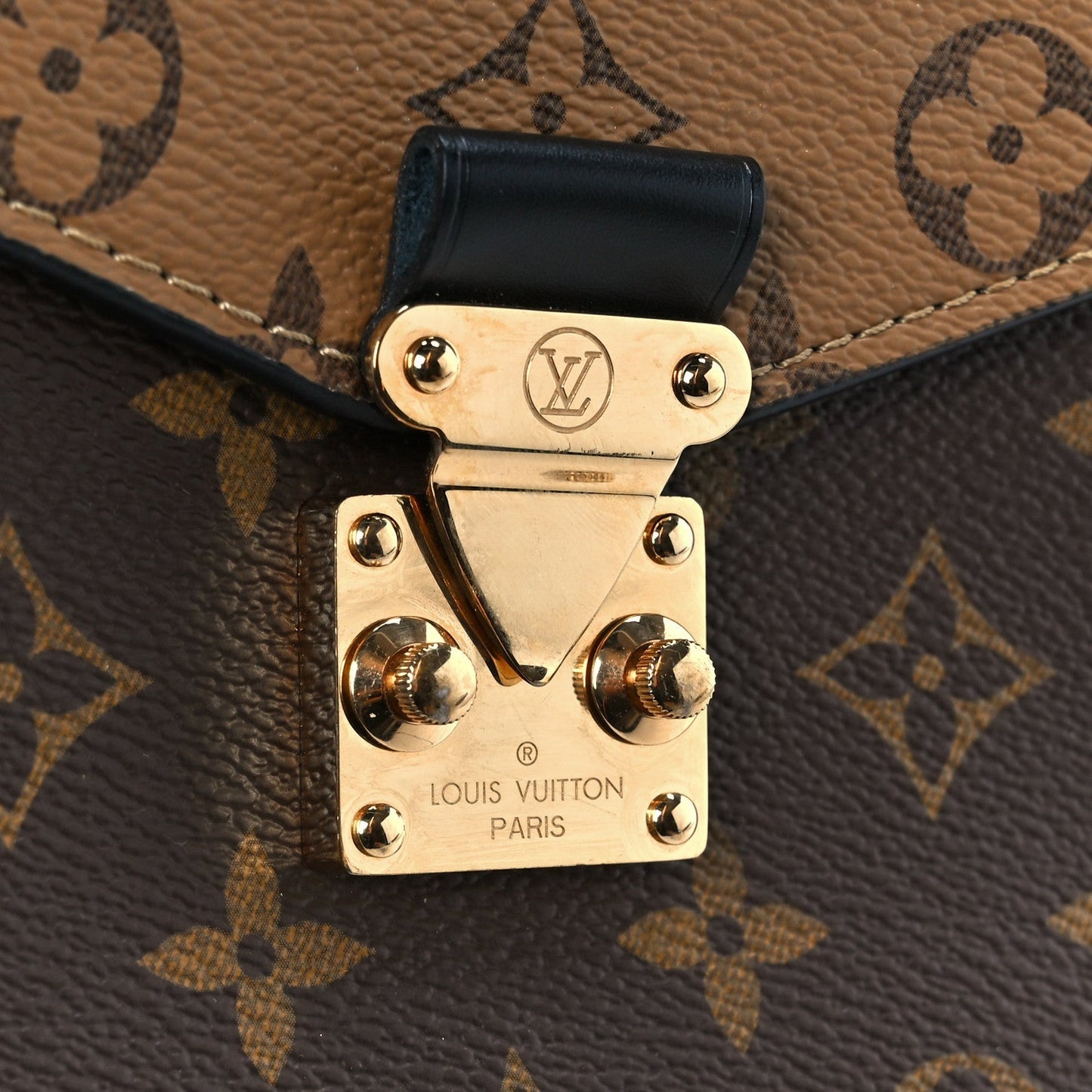 Reverse Monogram Pochette Metis