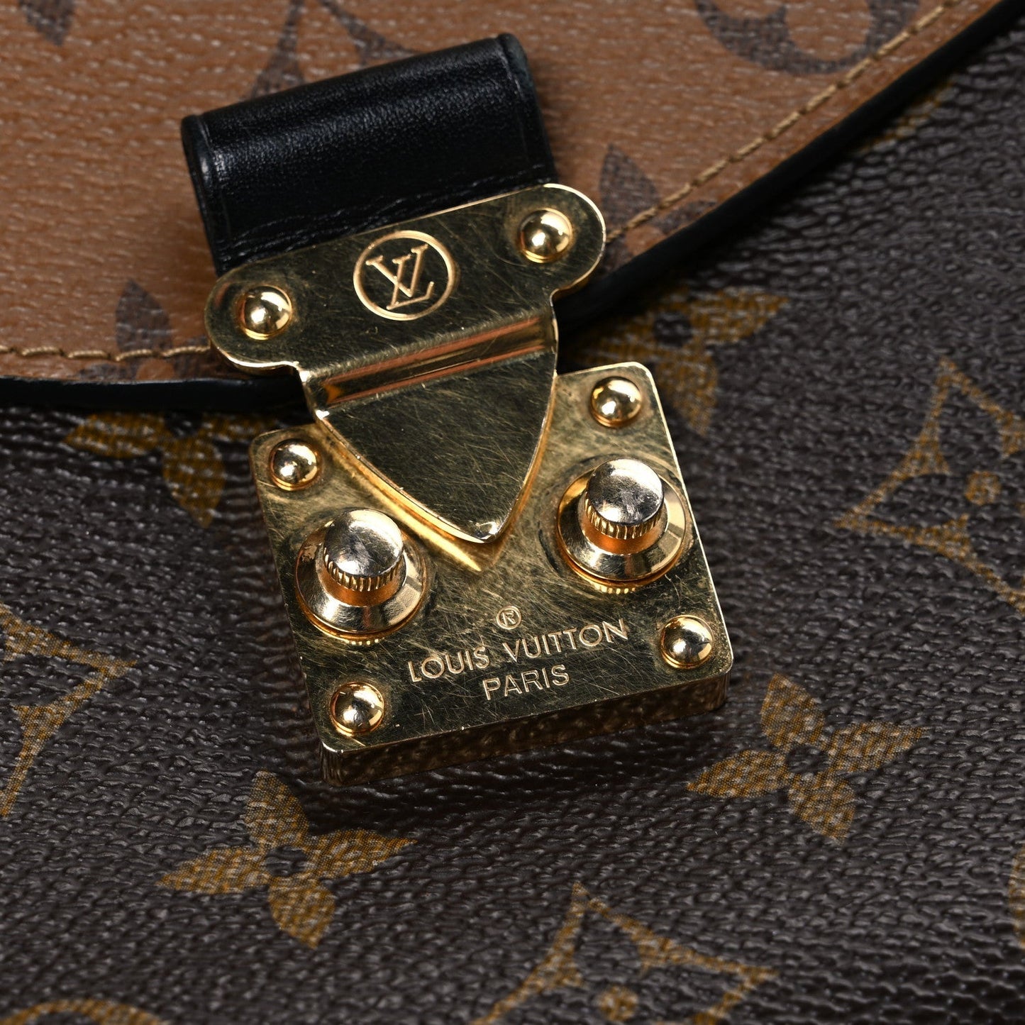 Reverse Monogram Pochette Metis