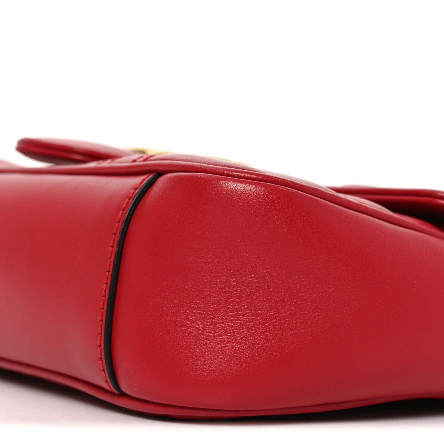 Calfskin Matelasse Small GG Marmont Shoulder Bag Hibiscus Red