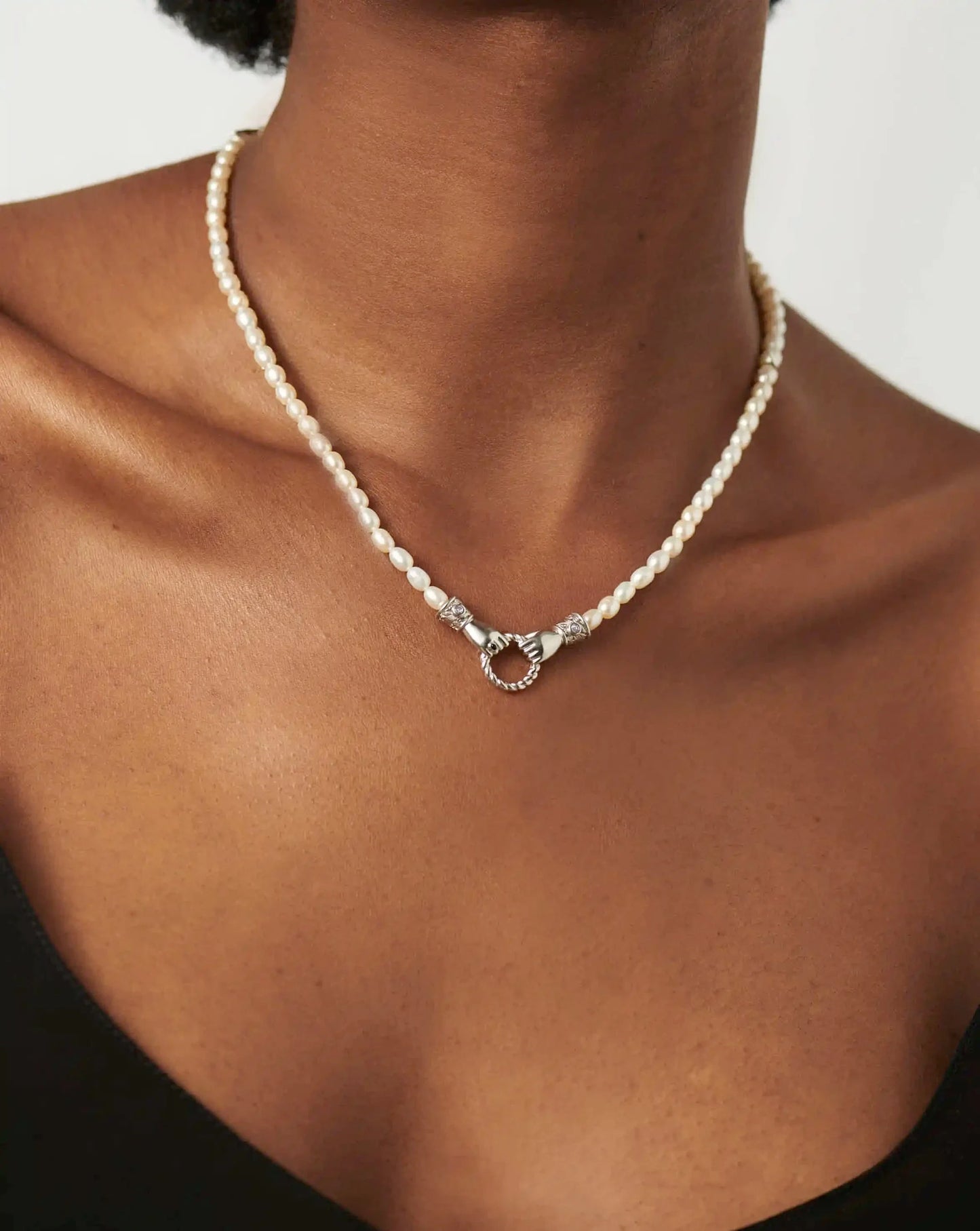 Harris Reed In Good Hands Pearl Pendant Necklace | Silver Plated/Pearl & Black Onyx