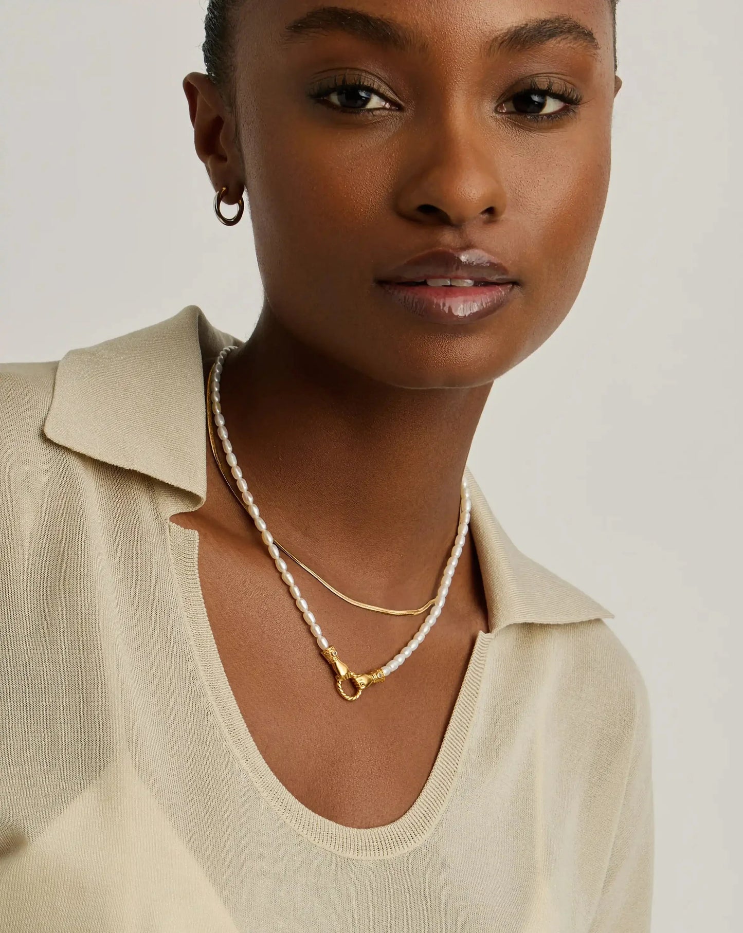 The In Good Hands Necklace Set